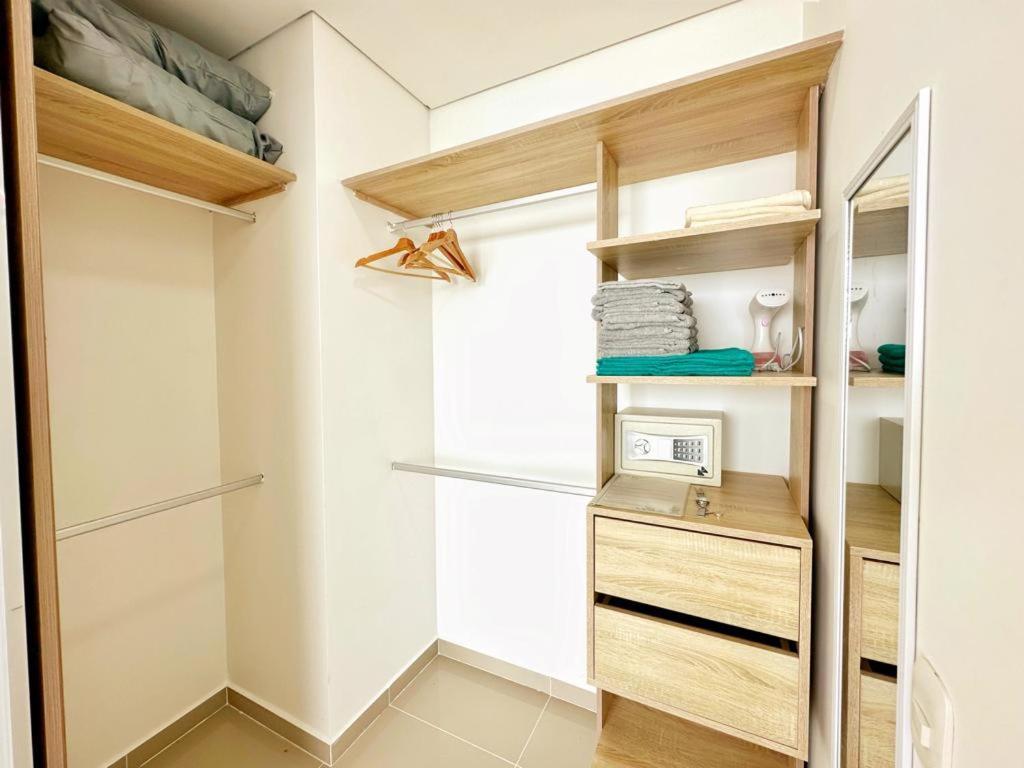 Espectacular Apartamento Piso Alto Con Excelente Vista Al Mar Y A La Ciudad Amurallada Apartamento