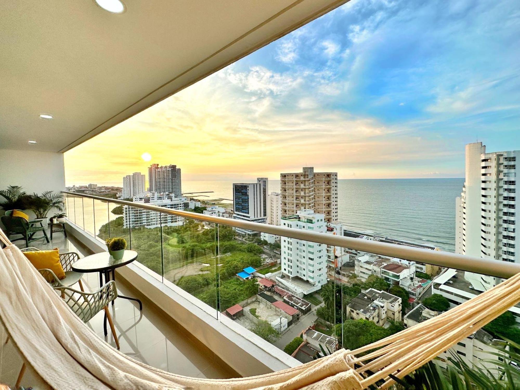 Apartamento Espectacular Apartamento Piso Alto Con Excelente Vista Al Mar Y A La Ciudad Amurallada